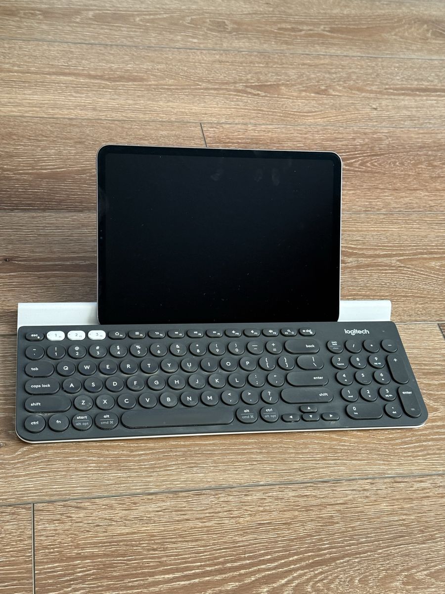 Logitech K780 Bluetooth Multi-Device Keyboard for Tablet/Smartphone, White/Black