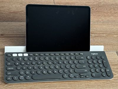 Logitech K780 Bluetooth Multi-Device Keyboard for Tablet/Smartphone, White/Black
