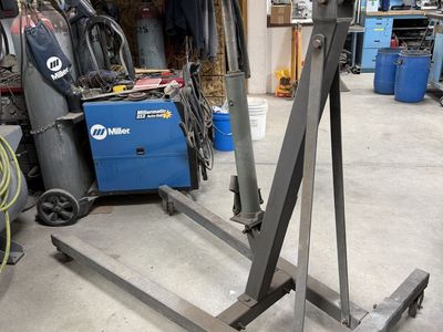 2-ton hydraulic engine hoist.