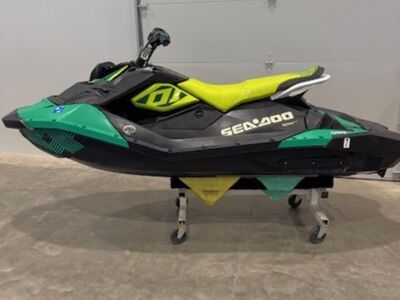 2019 Sea-Doo Spark® Trixx™ 3-up Rotax® 900 H.O. ACE™ IBR & Sound System