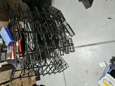 8 metal wine holders rack