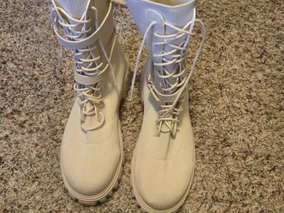 Cuesso Beige Knit Lace-Up Boots - Size 39 (US 8)