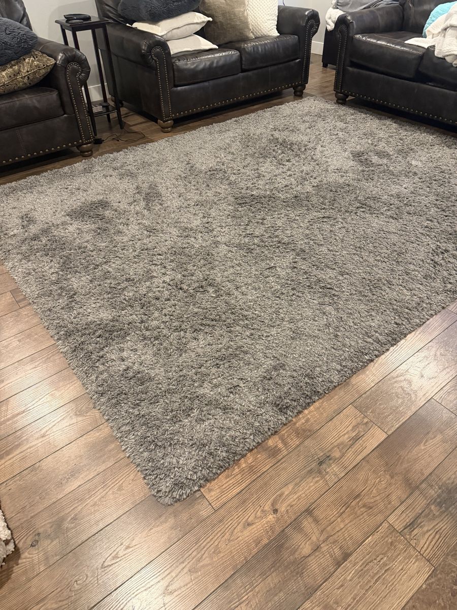Cozy Gray Shag Area Rug - Soft & Plush for Living Room/Bedroom, Good Condition