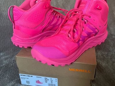 Never Used: Merrell Knockout Pink Hiking Boots US 9 EUR 40