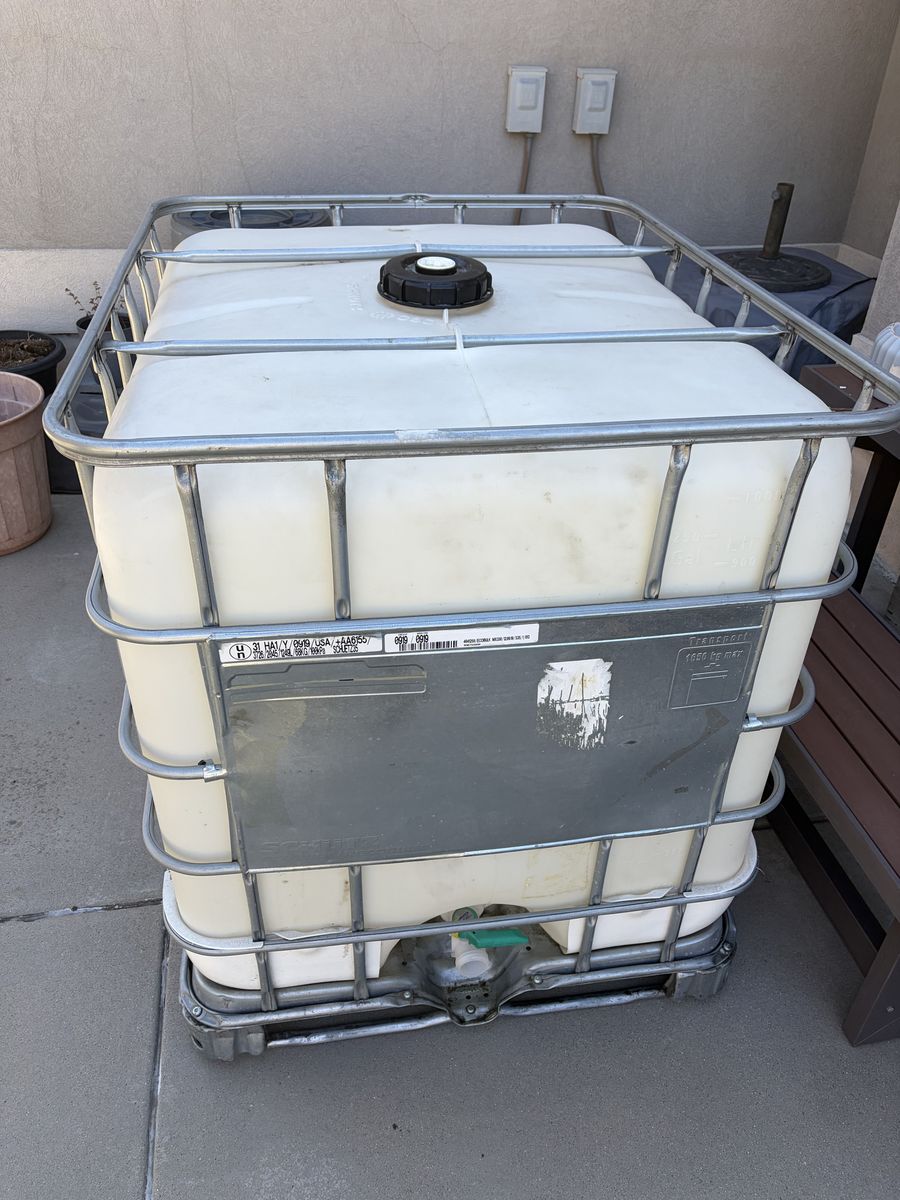 275 Gallon Water Storage Tank