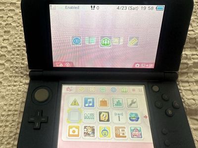 New Nintendo 3DS XL Galaxy with Charger, QW126405994 CIB