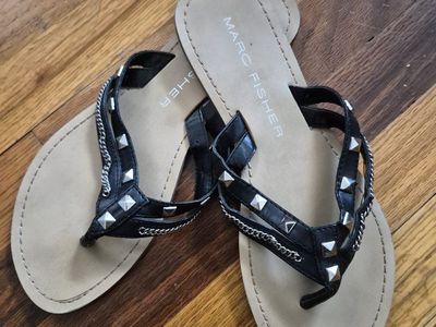 Marc Fisher Black Studded & Chain Thong Sandals, Women's Size 7.5&6