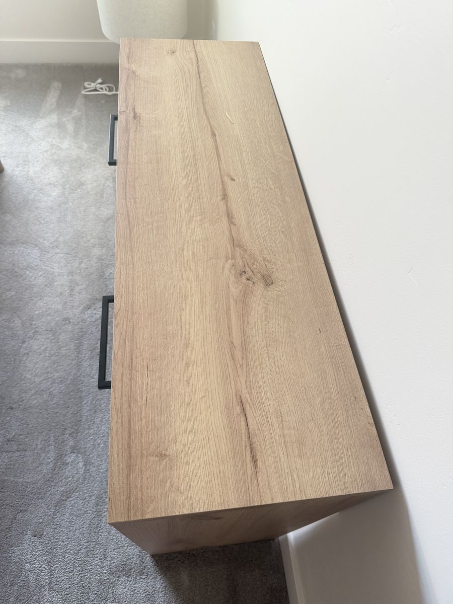 Main image 3