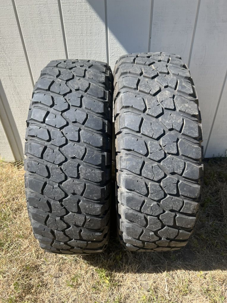 255/75R17 BFG MUD KM2 TIRES