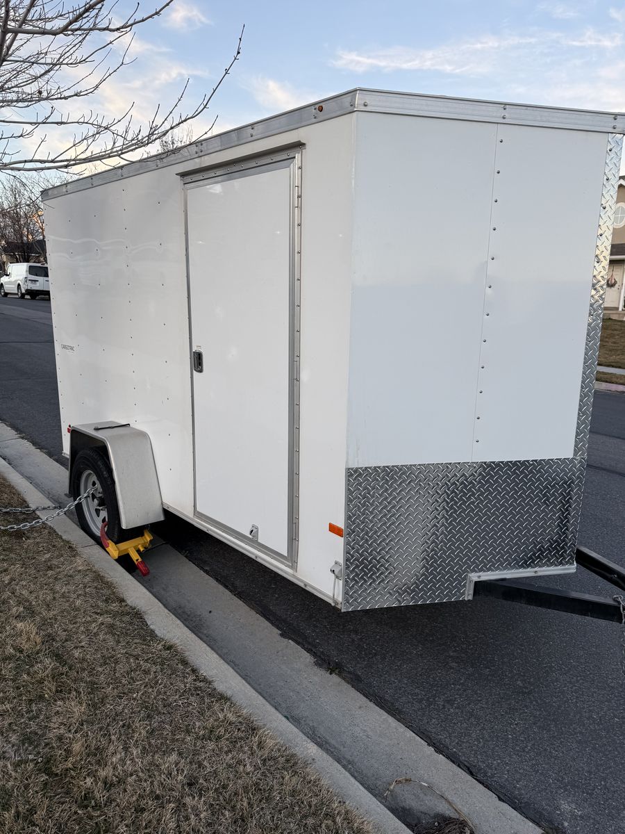 6x10 v nose trailer ramp/side door clean title in hand