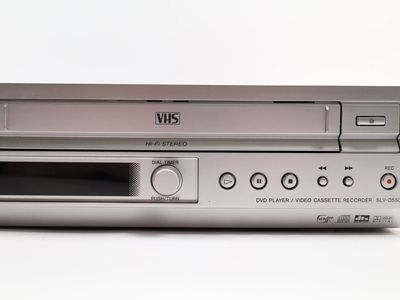 Sony SLV-D550P VCR Video Cassette Player Recorder, Hi-Fi Stereo Sound