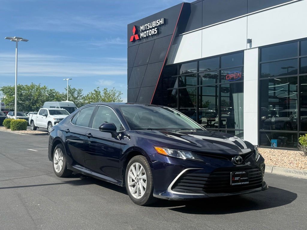 2022 Toyota Camry LE