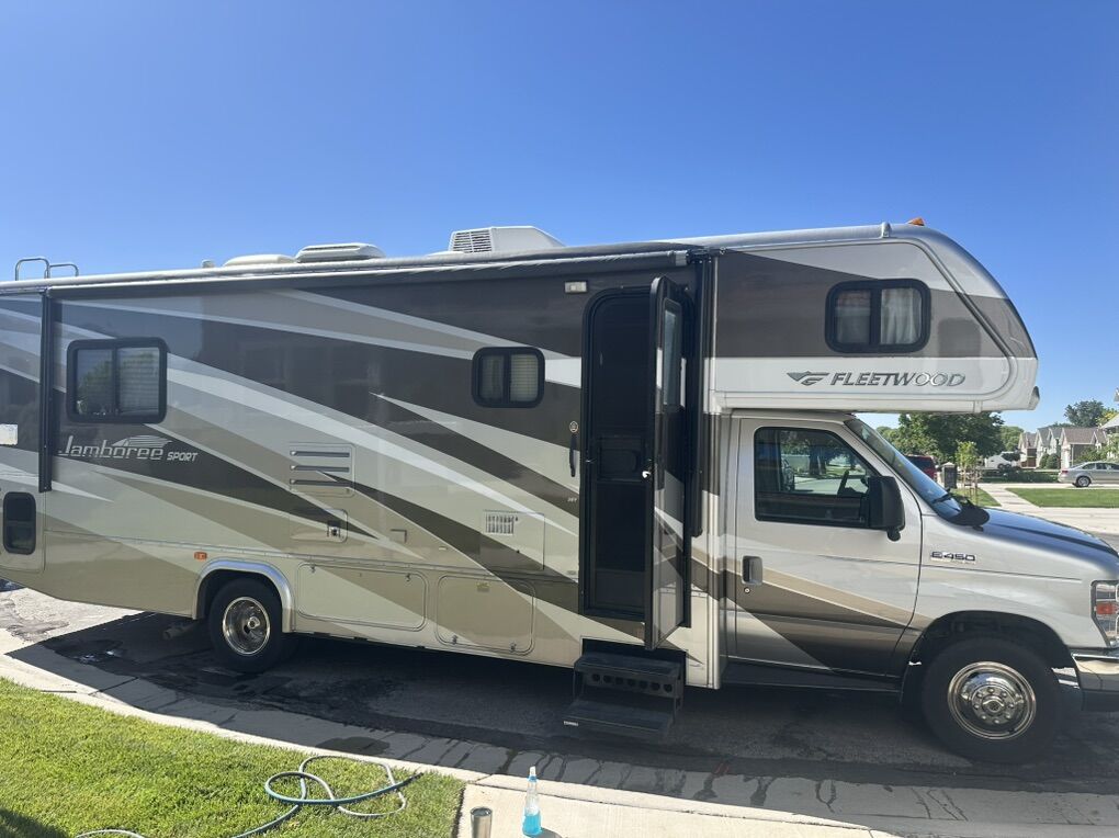 2010 Fleetwood Jamboree Sport 28Y