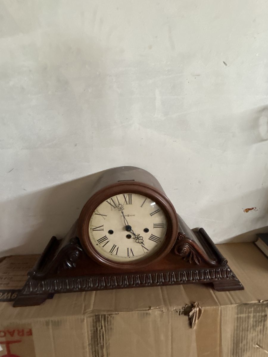 howard Miller Clock