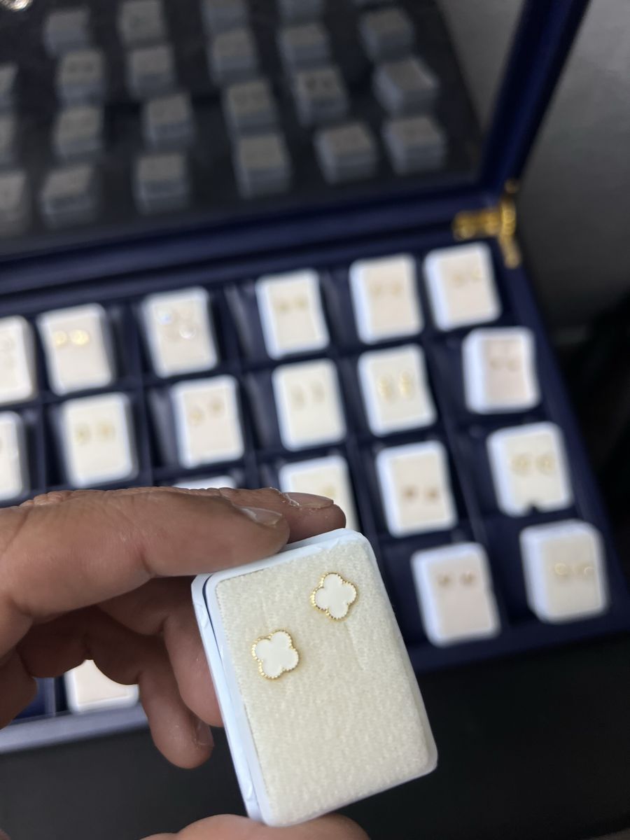 Authentic 10K Mexican Gold Earrings– Delivery Available