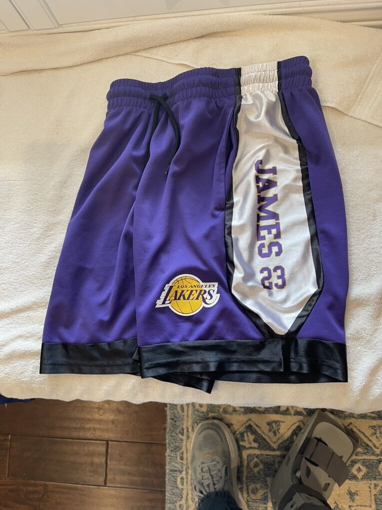 NEW NBA Mens Small LA Lakers James 23 Shorts