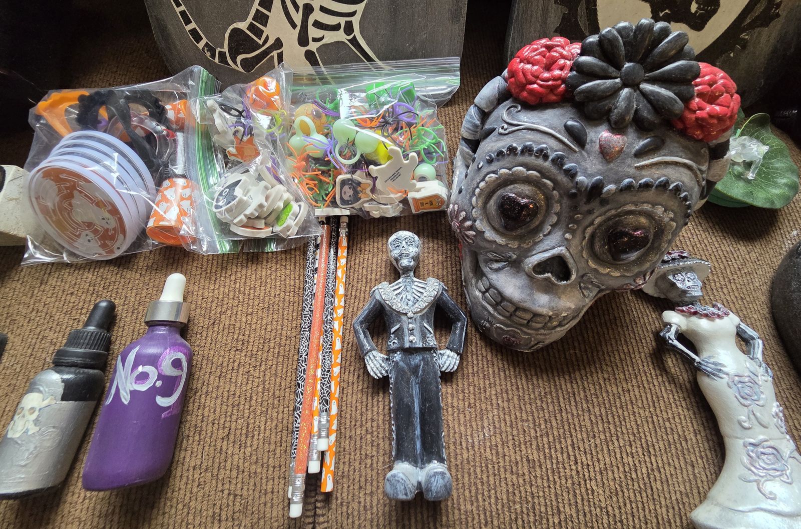 HUGE LOT - Halloween Decor (Moving so downgrading everything)