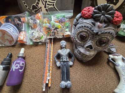 HUGE LOT - Halloween Decor (Moving so downgrading everything)