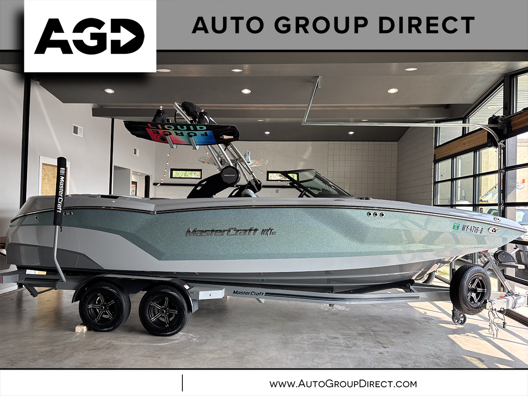 Mastercraft NXT24 Wake & Surf Boat 2022 Glitter Turquoise