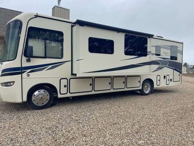 2015 Jayco Precept 35UN Class A V10 – LOW MILES