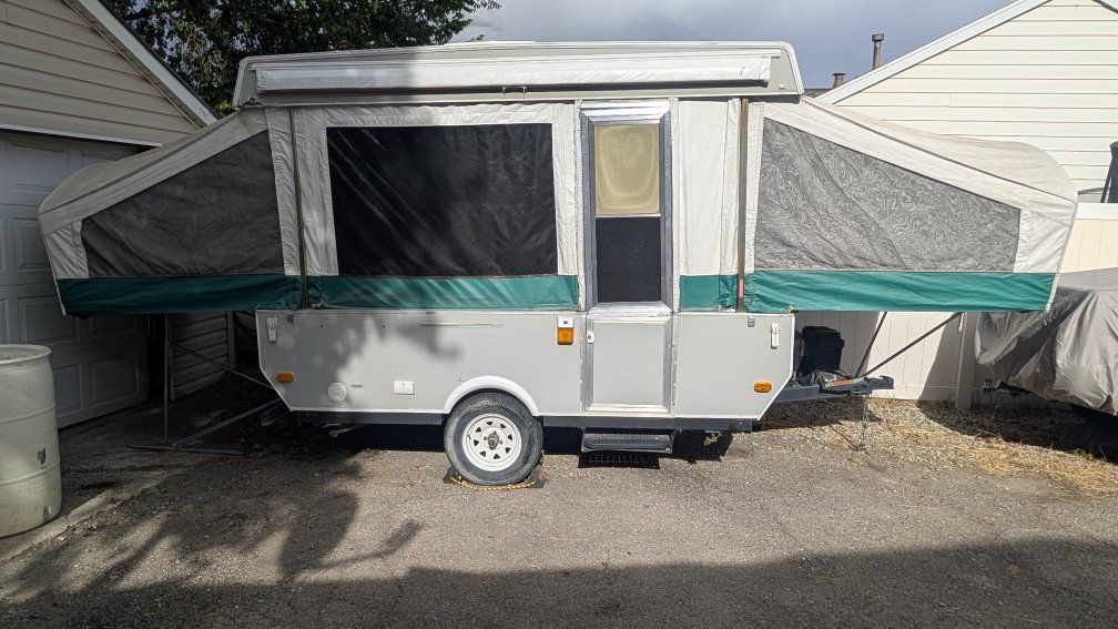 2003 Viking Saga 2107 Pop-Up Tent Camping Trailer with Roof Air Conditioner (garage kept till a couple months ago, I believe)