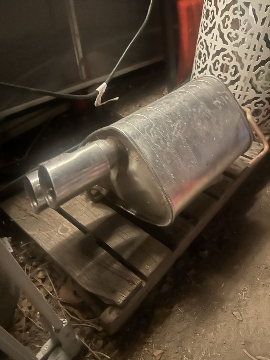 Used Exhaust Muffler with Dual Tips for Car Replacement