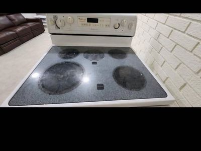Whirlpool White Electric Range Stove with Glass Cooktop
