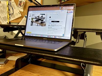 Stand up desk--desktop converter ‘VariDesk’