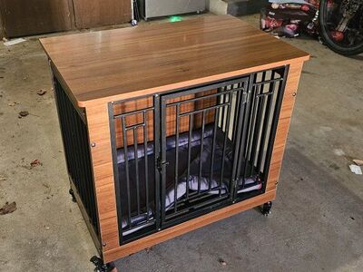 Large wood top kennel