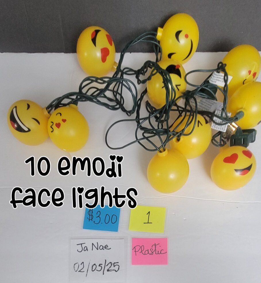 Emoji Face Light Strand