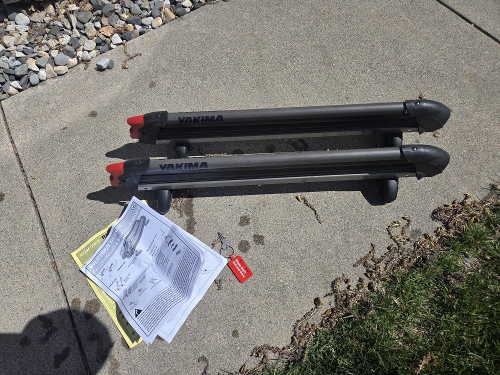 Yakima PowderHound Ski & Snowboard Rack W/Locks