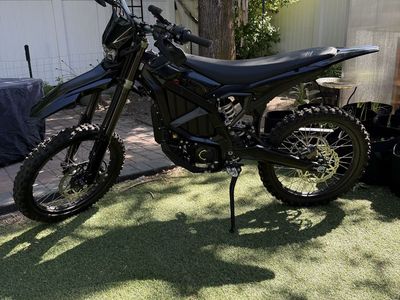 2024 Surron Ultra Bee 175 Miles (Excellent Condition)