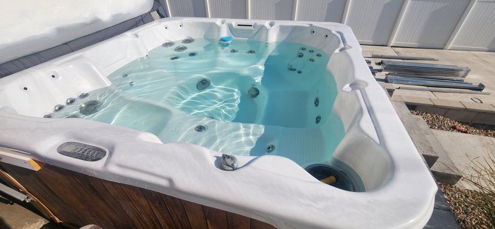 @ Home Spas, Outdoor Hot Tub Spa with Wood Panel "Looking" Cabinet, Cover Lifter, and Steps
