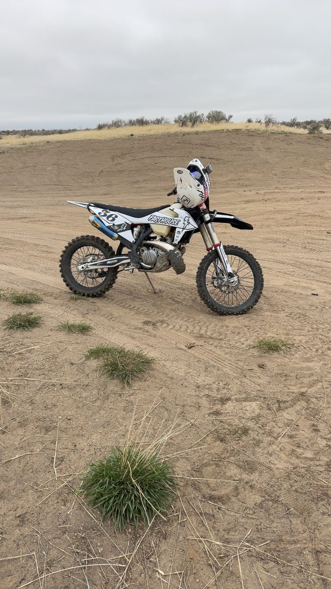 2021 KTM 250 XC Dirt Bike - New Top End & Oil Injection, White/Black, Used