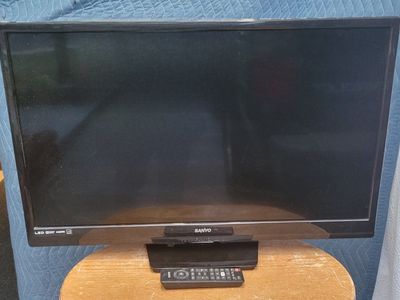 Sanyo LED TV and Vizio VO320E 32" LCD TV
