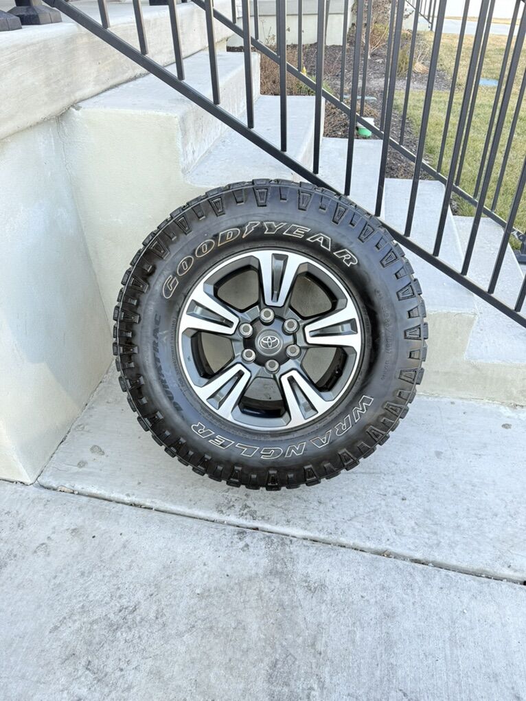 Toyota Tacoma 4Runner Rims and Tires 285/70R17
