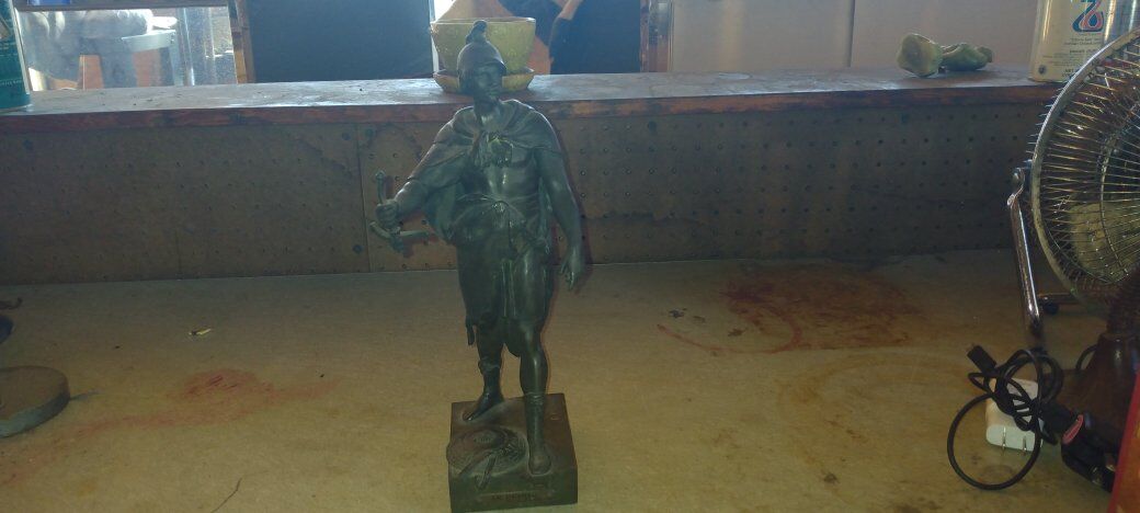 bronze soldier Le Devoir