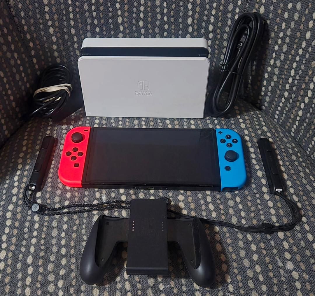 Nintendo Switch Oled with Tv dock! trades considered!
