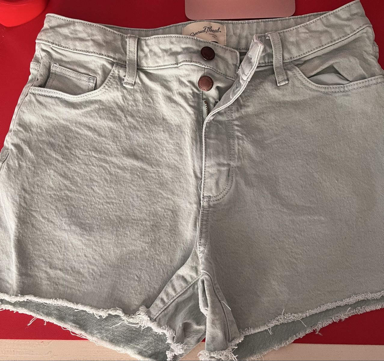 Universal Thread Women's Light Green High-Rise Raw Hem Denim Shorts Size 6/28