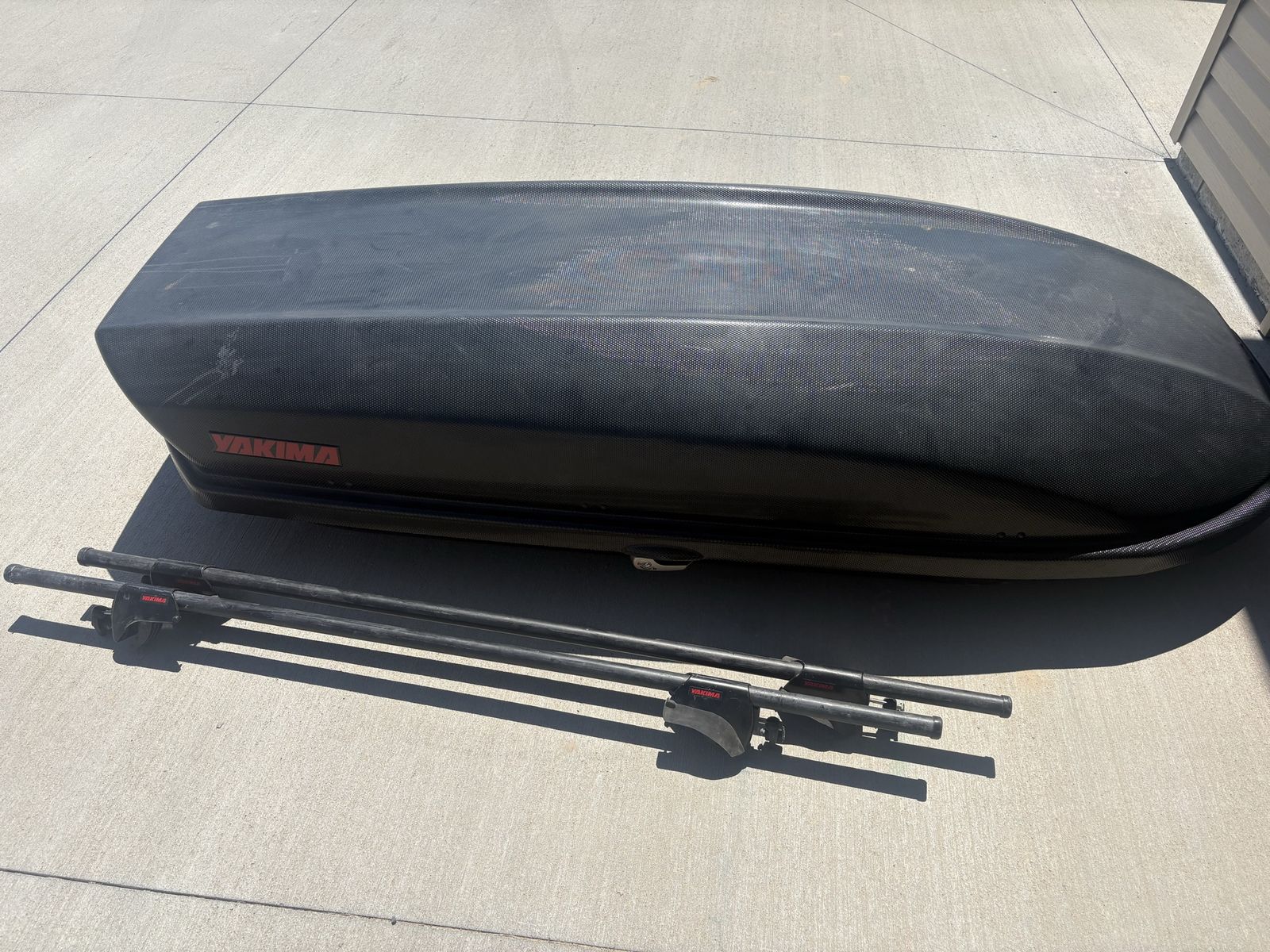 Yakima box with cross bars