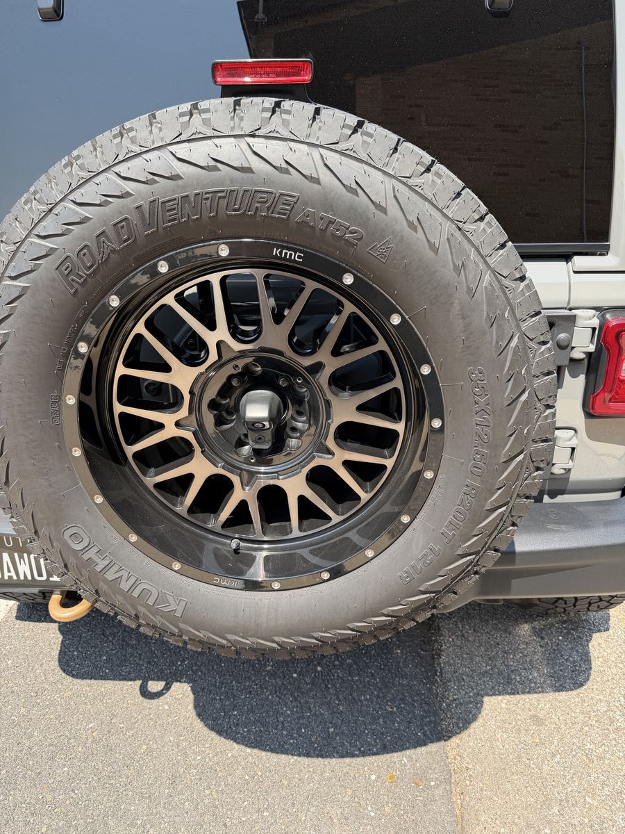 Jeep wheels. 5ea KMC Wheel with Kumho Road Venture AT52 Tire (35x12.50R20LT)