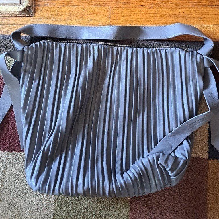 Cute Paparazzi brand gray bag