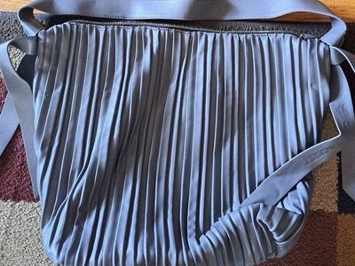 Cute Paparazzi brand gray bag