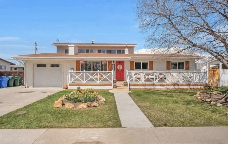 2 Bedroom 1 Bathroom Apartment