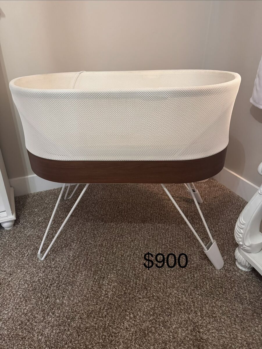 SNOO bassinet