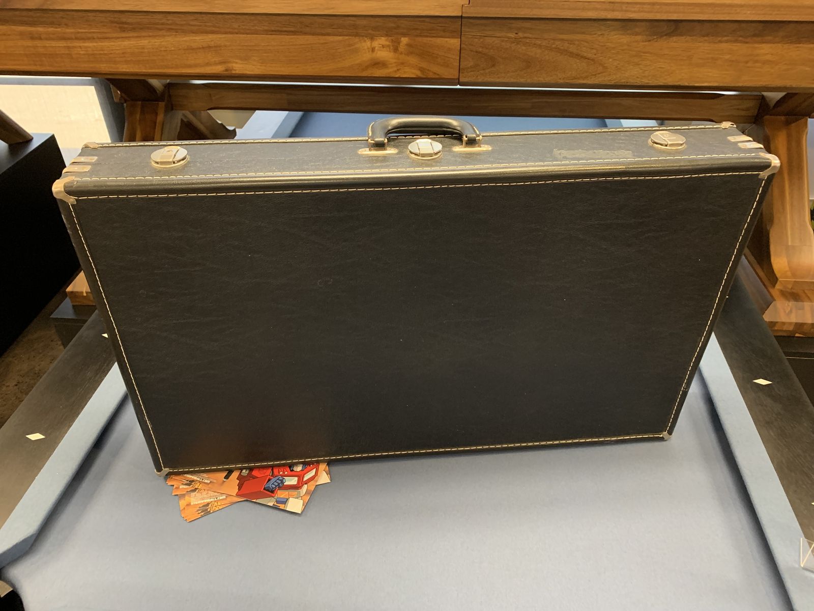 Main image 4
