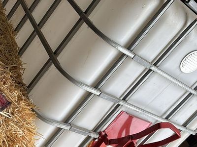 Container tote with gate