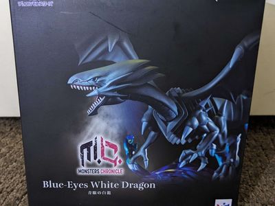 Blue Eyes White Dragon Yu-Gi-Oh! Monster Chronicle MegaHouse Anime Figure