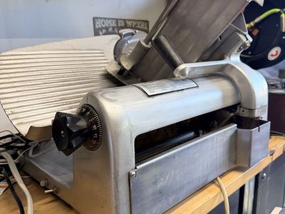 Hobart 1612 heavy duty deli slicer
