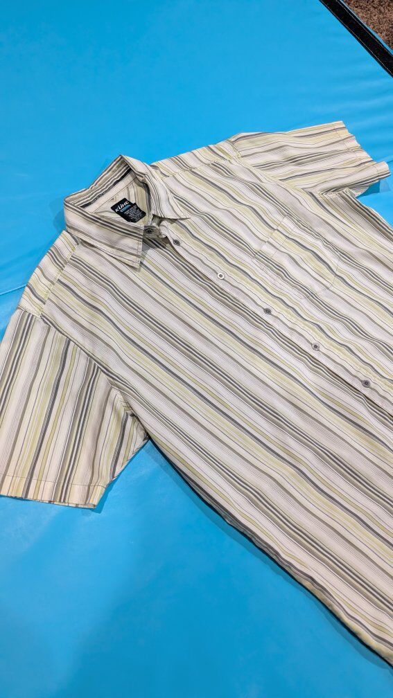 Kuhl mens large short sleeve shirt